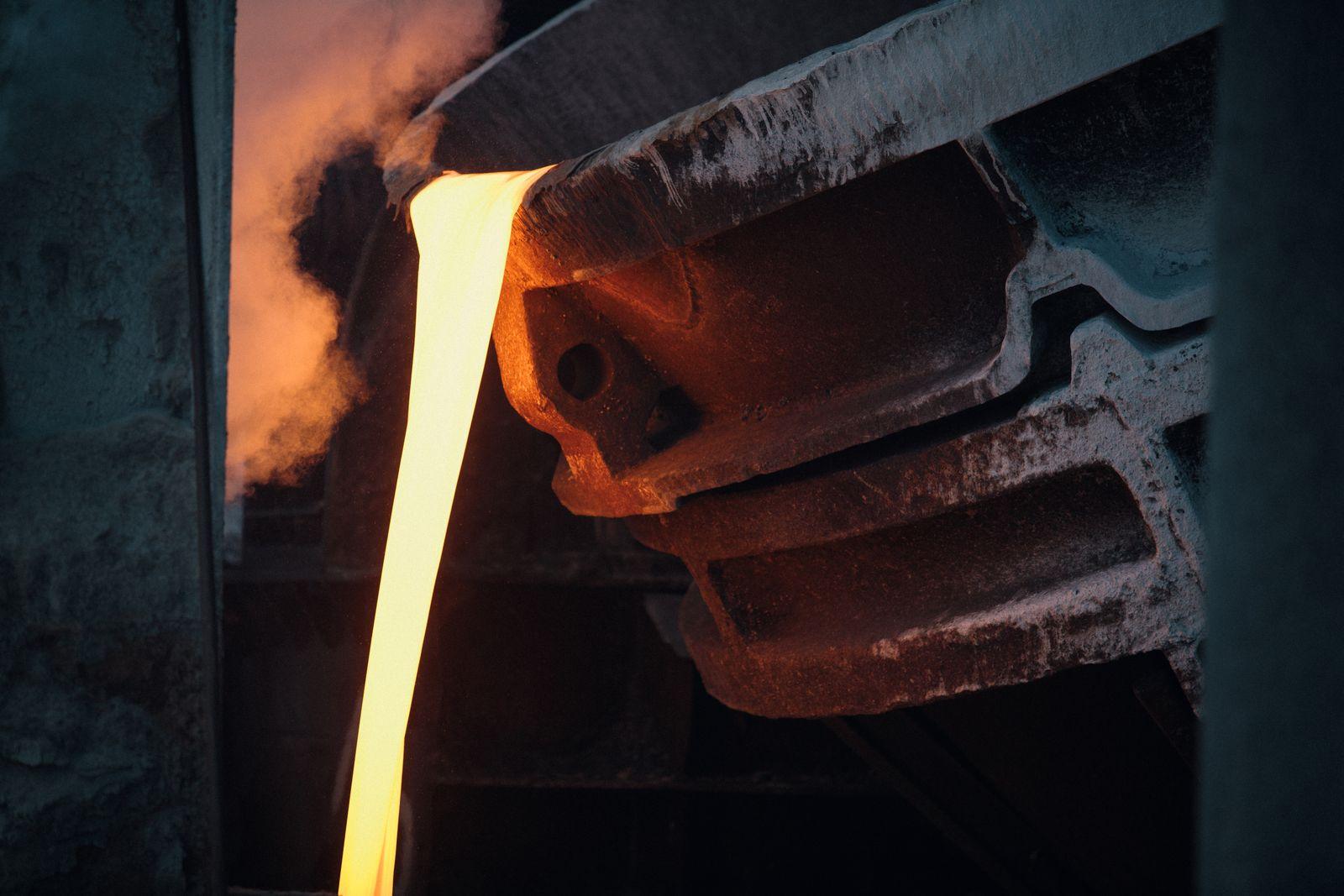 Molten metal in a foundry ladle